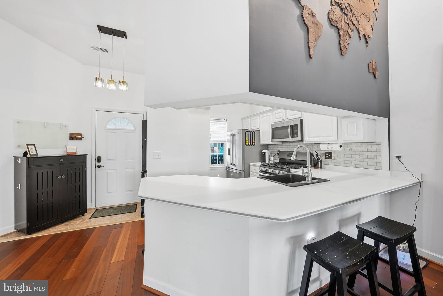 6940 FAIRFAX DR #406, ARLINGTON, Virginia 22213, 2 Bedrooms Bedrooms, ,2 BathroomsBathrooms,Residential,For sale,6940 FAIRFAX DR #406,VAAR2068230 MLS # VAAR2068230