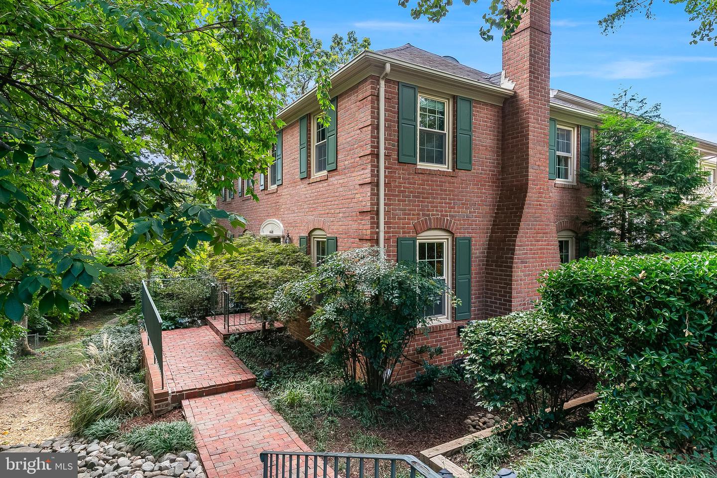 4600 4TH RD N, ARLINGTON, Virginia 22203, 3 Bedrooms Bedrooms, ,3 BathroomsBathrooms,Residential,For sale,4600 4TH RD N,VAAR2068250 MLS # VAAR2068250