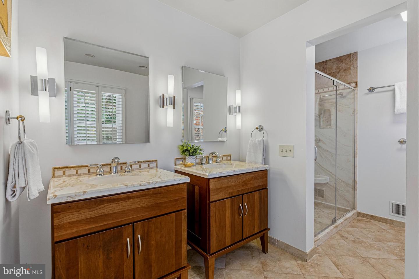 4600 4TH RD N, ARLINGTON, Virginia 22203, 3 Bedrooms Bedrooms, ,3 BathroomsBathrooms,Residential,For sale,4600 4TH RD N,VAAR2068250 MLS # VAAR2068250