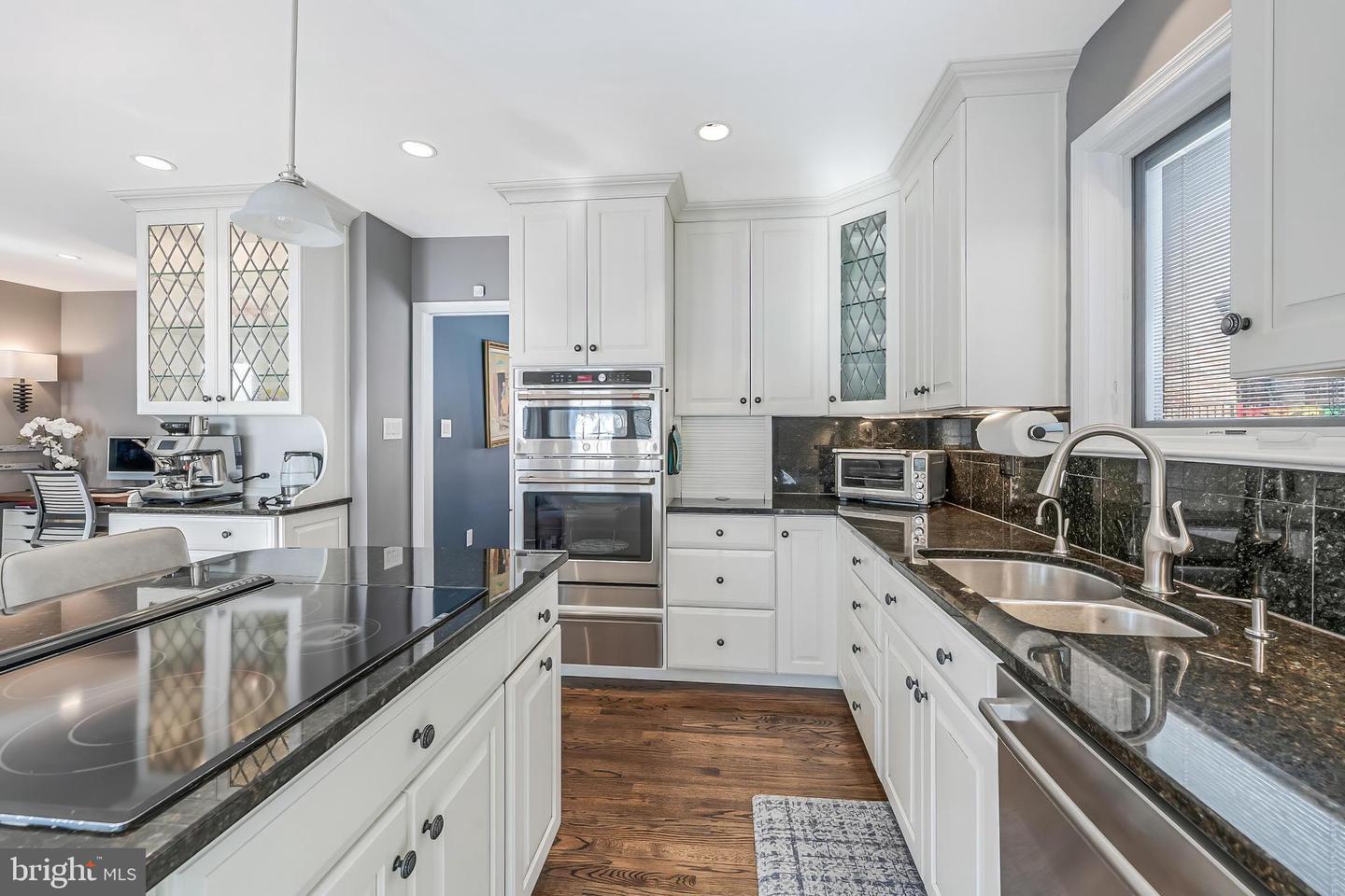 1456 HAMPTON HILL CIR, MCLEAN, Virginia 22101, 3 Bedrooms Bedrooms, ,3 BathroomsBathrooms,Residential,For sale,1456 HAMPTON HILL CIR,VAFX2287974 MLS # VAFX2287974