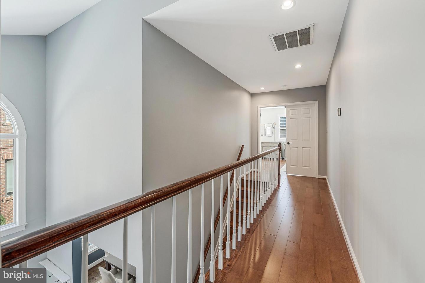 1456 HAMPTON HILL CIR, MCLEAN, Virginia 22101, 3 Bedrooms Bedrooms, ,3 BathroomsBathrooms,Residential,For sale,1456 HAMPTON HILL CIR,VAFX2287974 MLS # VAFX2287974