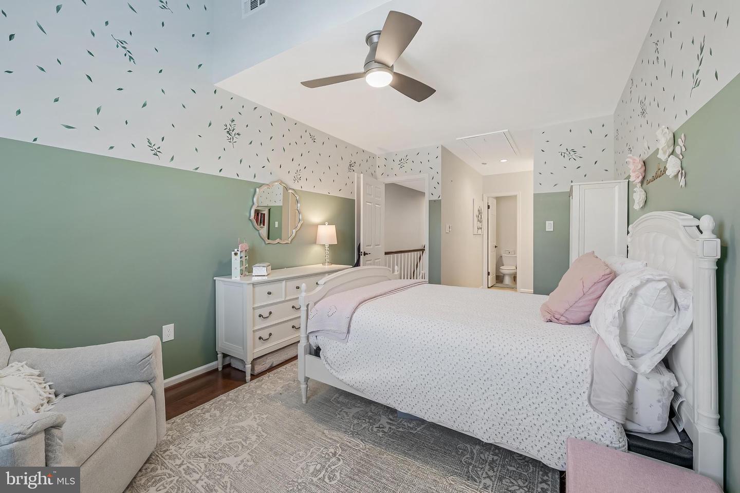 1456 HAMPTON HILL CIR, MCLEAN, Virginia 22101, 3 Bedrooms Bedrooms, ,3 BathroomsBathrooms,Residential,For sale,1456 HAMPTON HILL CIR,VAFX2287974 MLS # VAFX2287974