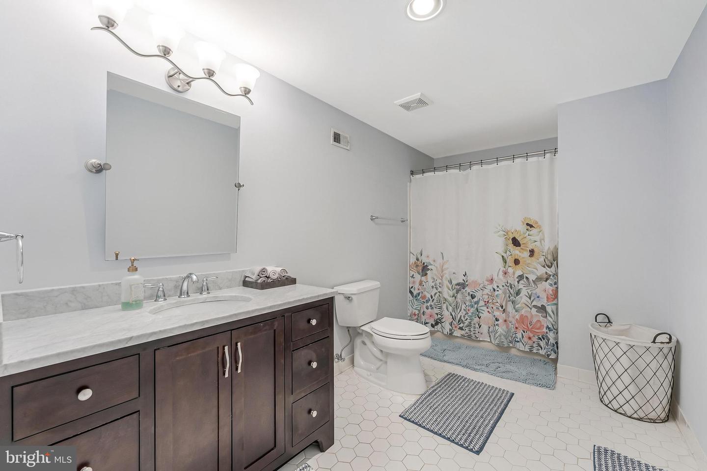 1456 HAMPTON HILL CIR, MCLEAN, Virginia 22101, 3 Bedrooms Bedrooms, ,3 BathroomsBathrooms,Residential,For sale,1456 HAMPTON HILL CIR,VAFX2287974 MLS # VAFX2287974