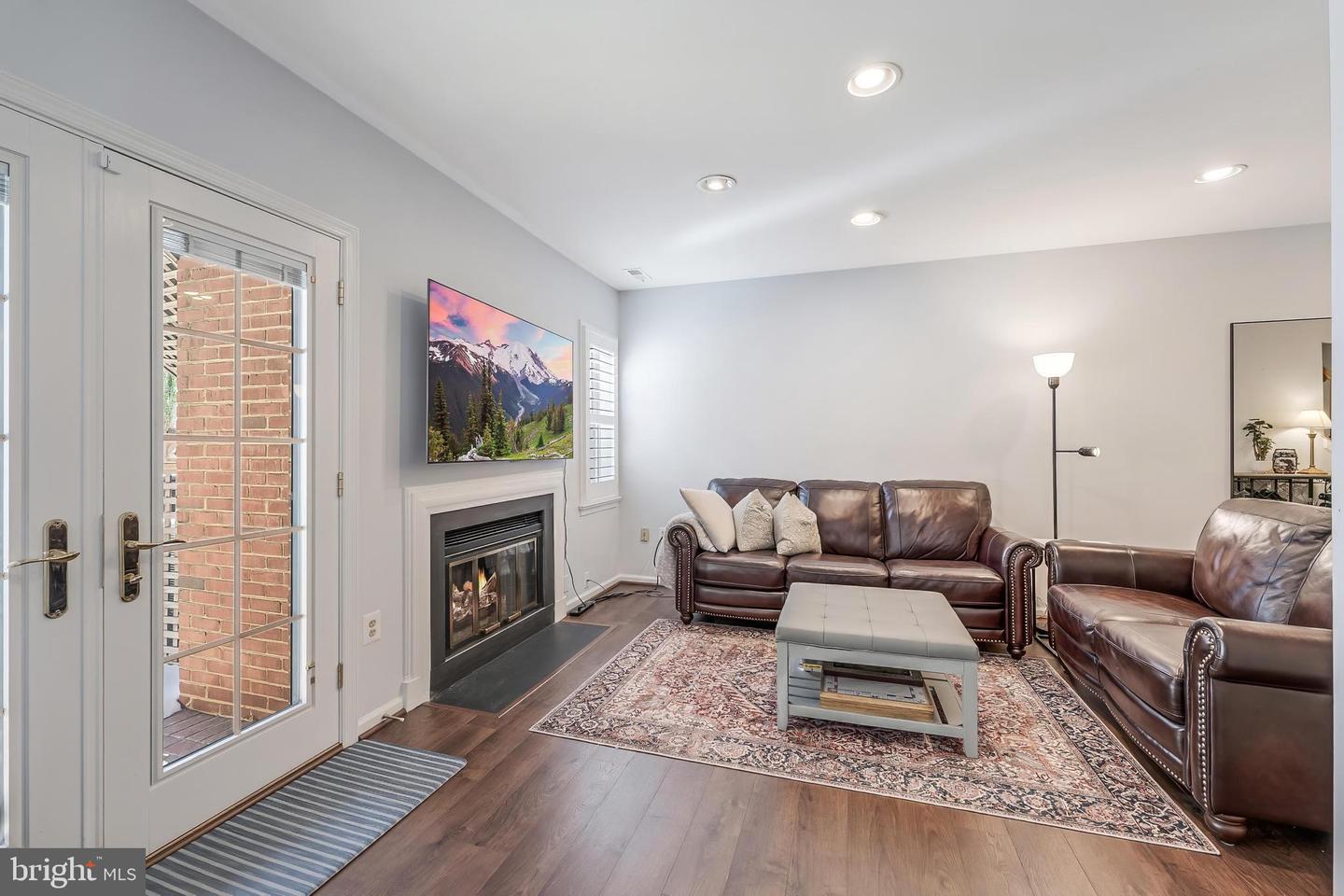 1456 HAMPTON HILL CIR, MCLEAN, Virginia 22101, 3 Bedrooms Bedrooms, ,3 BathroomsBathrooms,Residential,For sale,1456 HAMPTON HILL CIR,VAFX2287974 MLS # VAFX2287974