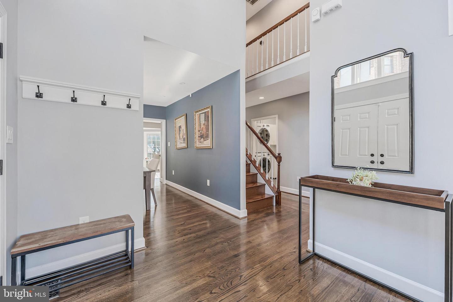 1456 HAMPTON HILL CIR, MCLEAN, Virginia 22101, 3 Bedrooms Bedrooms, ,3 BathroomsBathrooms,Residential,For sale,1456 HAMPTON HILL CIR,VAFX2287974 MLS # VAFX2287974