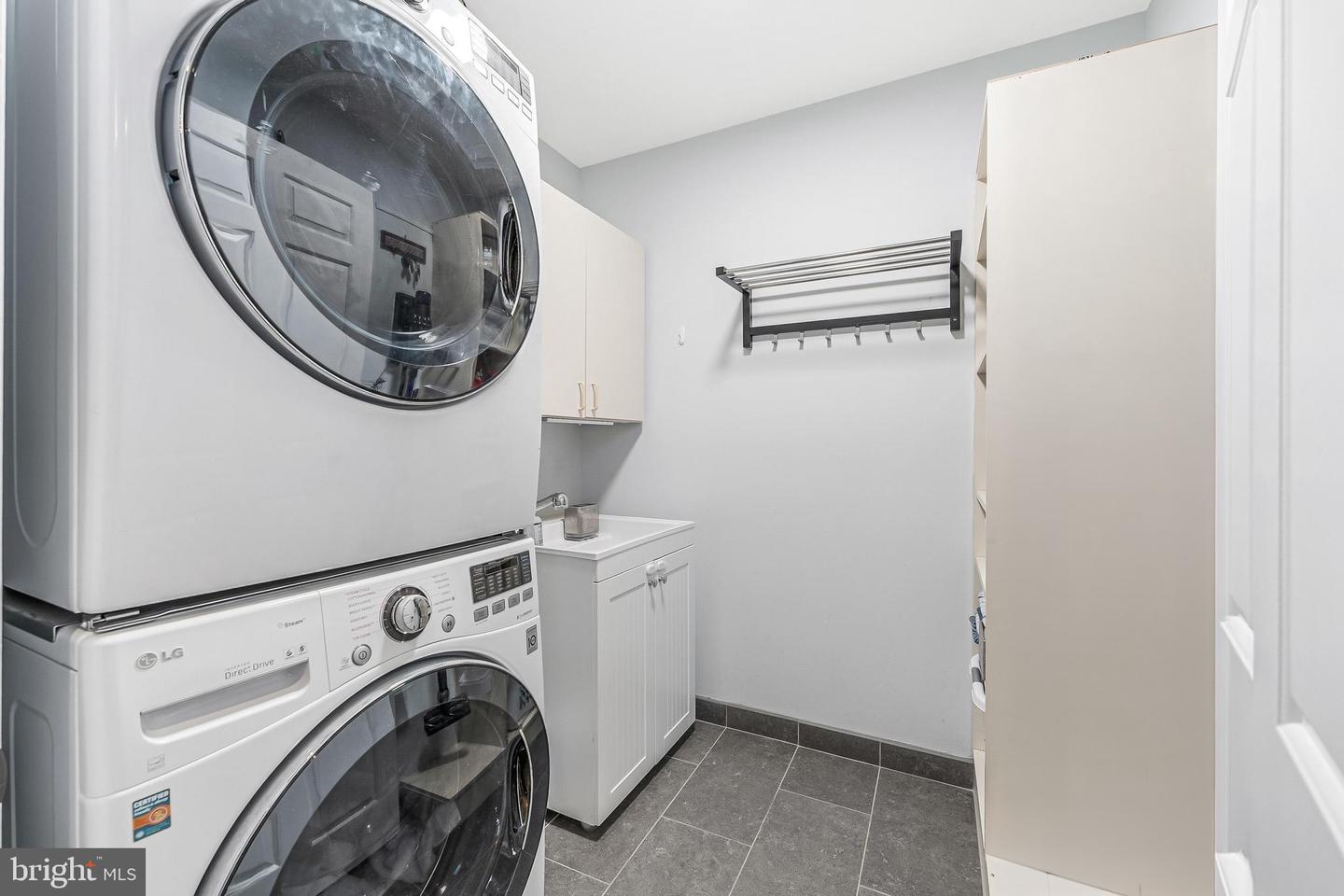 1456 HAMPTON HILL CIR, MCLEAN, Virginia 22101, 3 Bedrooms Bedrooms, ,3 BathroomsBathrooms,Residential,For sale,1456 HAMPTON HILL CIR,VAFX2287974 MLS # VAFX2287974