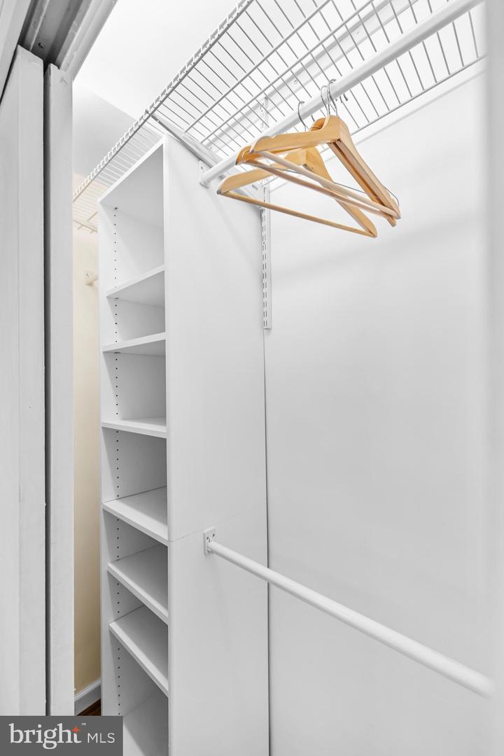 5101 8TH RD S #13, ARLINGTON, Virginia 22204, 1 Bedroom Bedrooms, ,1 BathroomBathrooms,Residential,For sale,5101 8TH RD S #13,VAAR2068334 MLS # VAAR2068334