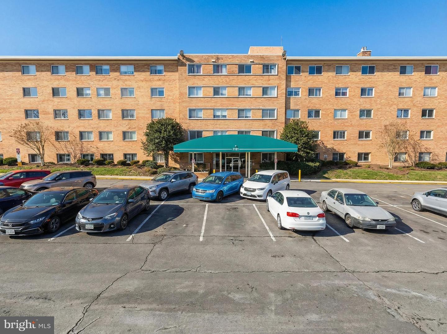 5101 8TH RD S #13, ARLINGTON, Virginia 22204, 1 Bedroom Bedrooms, ,1 BathroomBathrooms,Residential,For sale,5101 8TH RD S #13,VAAR2068334 MLS # VAAR2068334