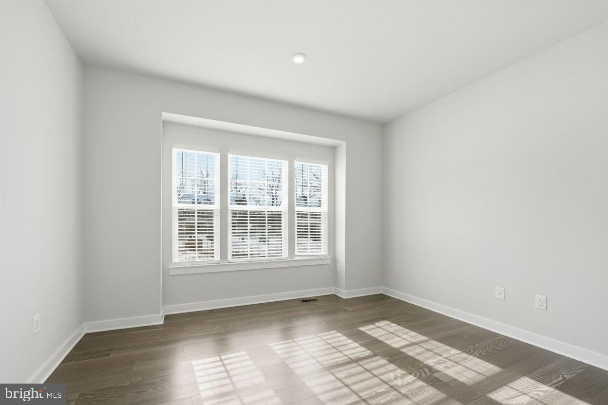 10404 ALLENDALE CT, SPOTSYLVANIA, Virginia 22551, 4 Bedrooms Bedrooms, 6 Rooms Rooms,3 BathroomsBathrooms,Residential,For sale,10404 ALLENDALE CT,VASP2039002 MLS # VASP2039002