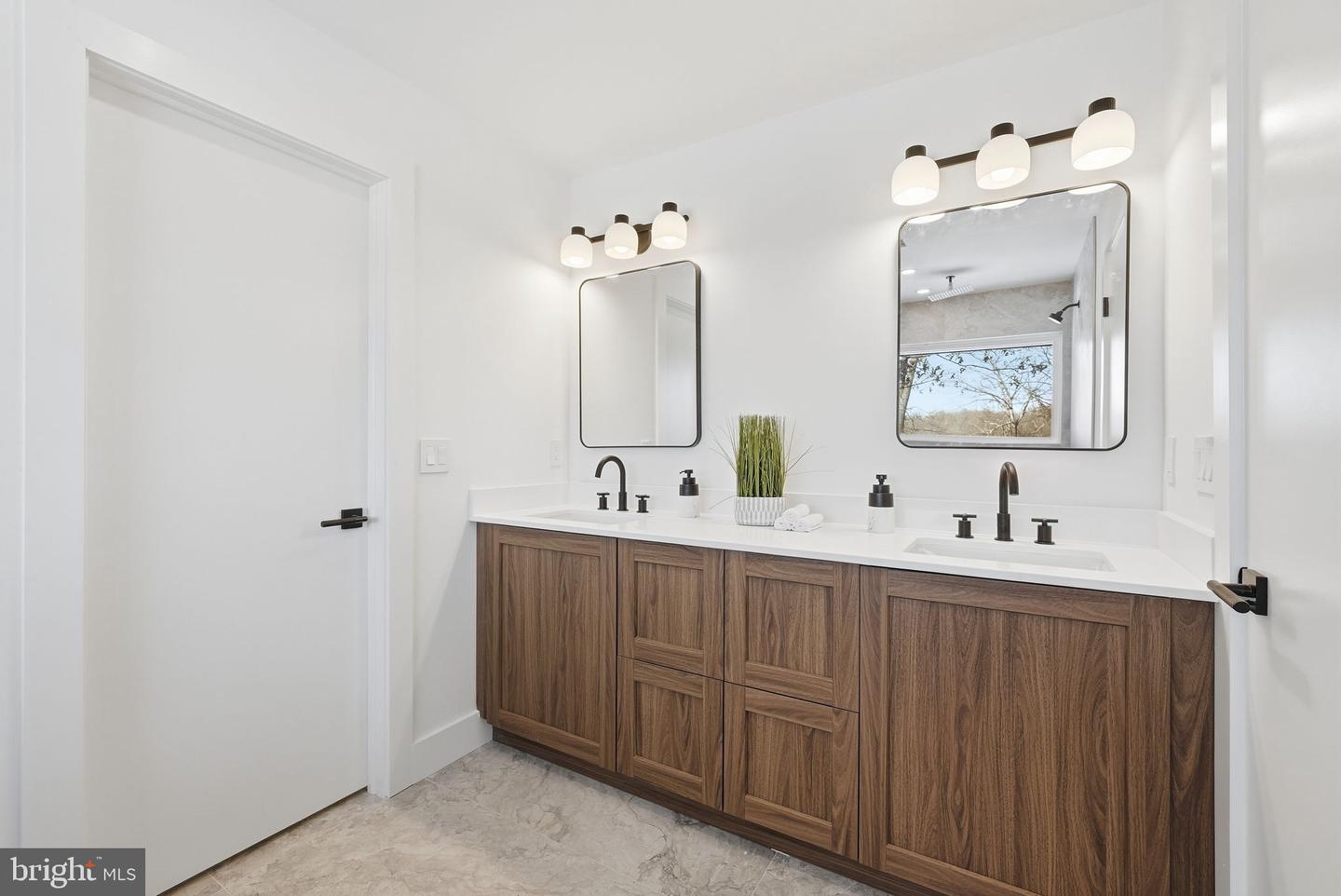 3415 BARGER DR, FALLS CHURCH, Virginia 22044, 4 Bedrooms Bedrooms, ,3 BathroomsBathrooms,Residential,For sale,3415 BARGER DR,VAFX2288828 MLS # VAFX2288828