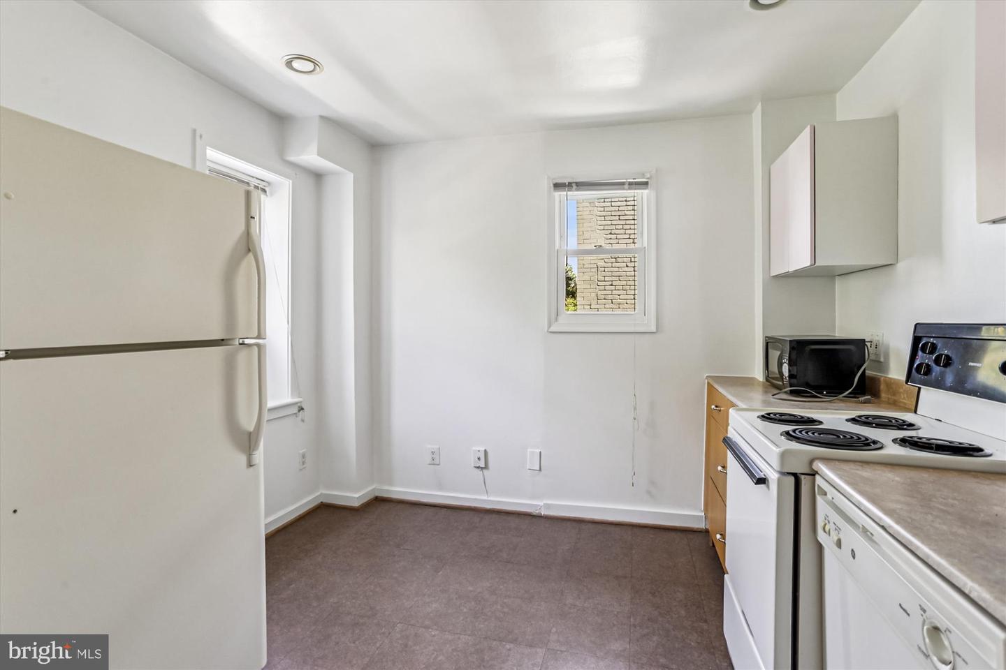 400 15TH ST SE, WASHINGTON, District Of Columbia 20003, 4 Bedrooms Bedrooms, ,2 BathroomsBathrooms,Residential,For sale,400 15TH ST SE,DCDC2244546 MLS # DCDC2244546