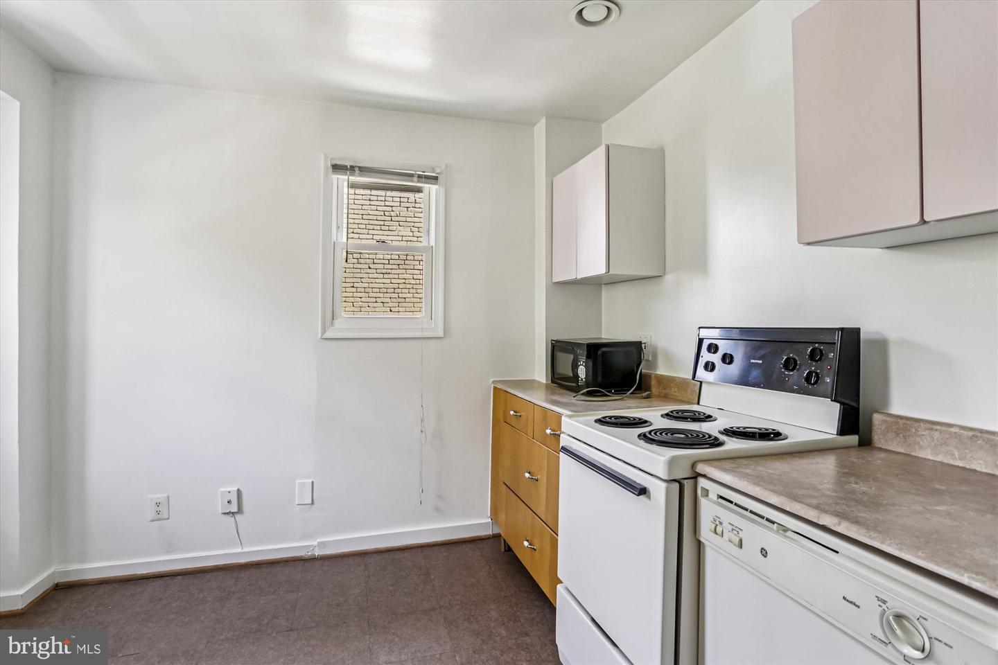 400 15TH ST SE, WASHINGTON, District Of Columbia 20003, 4 Bedrooms Bedrooms, ,2 BathroomsBathrooms,Residential,For sale,400 15TH ST SE,DCDC2244546 MLS # DCDC2244546