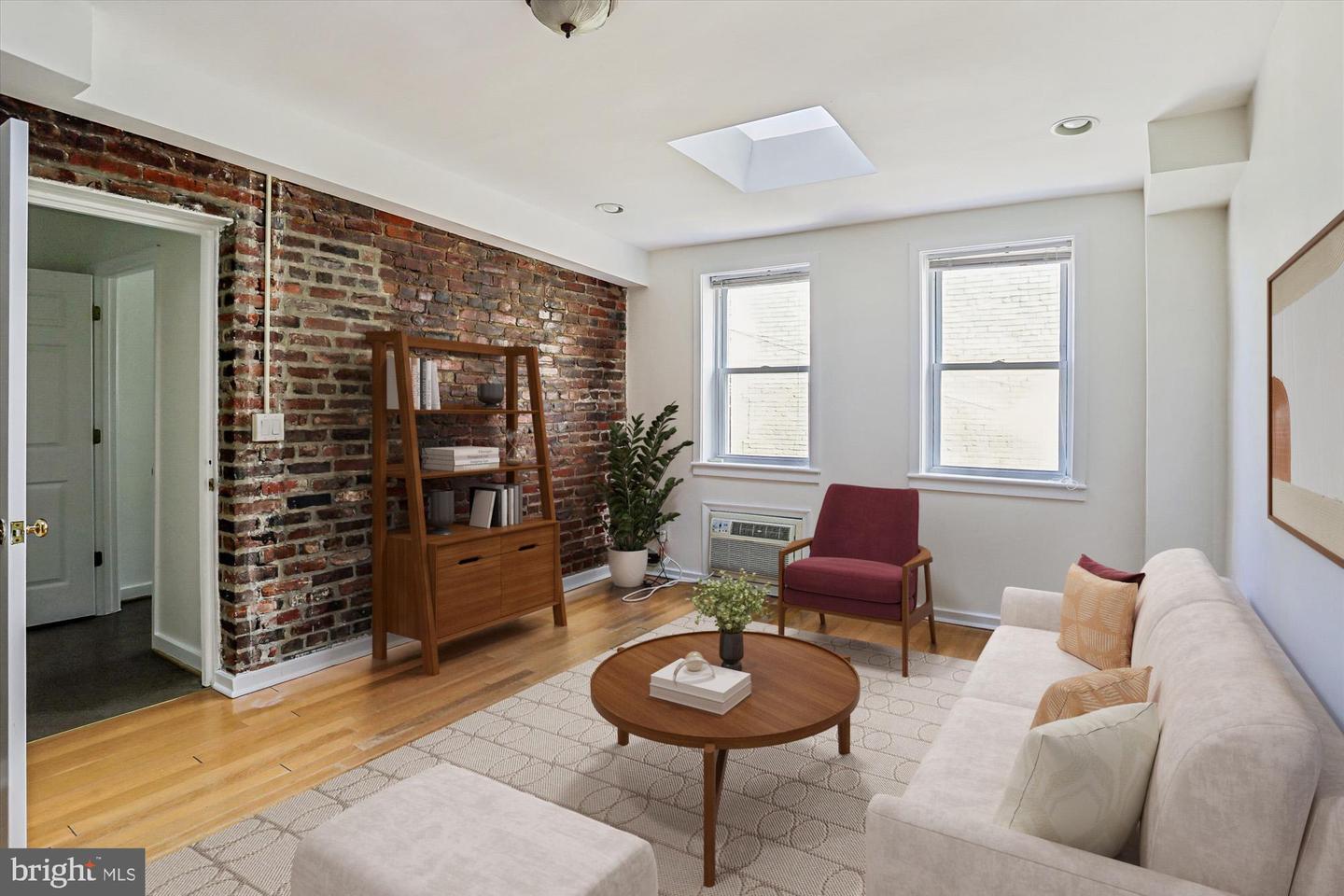 400 15TH ST SE, WASHINGTON, District Of Columbia 20003, 4 Bedrooms Bedrooms, ,2 BathroomsBathrooms,Residential,For sale,400 15TH ST SE,DCDC2244546 MLS # DCDC2244546