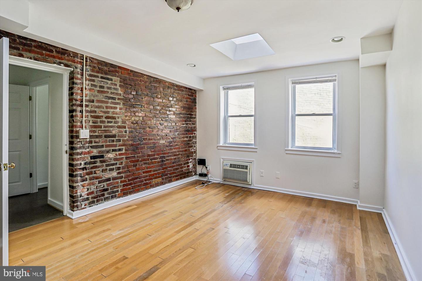 400 15TH ST SE, WASHINGTON, District Of Columbia 20003, 4 Bedrooms Bedrooms, ,2 BathroomsBathrooms,Residential,For sale,400 15TH ST SE,DCDC2244546 MLS # DCDC2244546