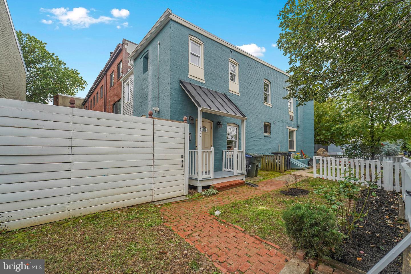 400 15TH ST SE, WASHINGTON, District Of Columbia 20003, 4 Bedrooms Bedrooms, ,2 BathroomsBathrooms,Residential,For sale,400 15TH ST SE,DCDC2244546 MLS # DCDC2244546
