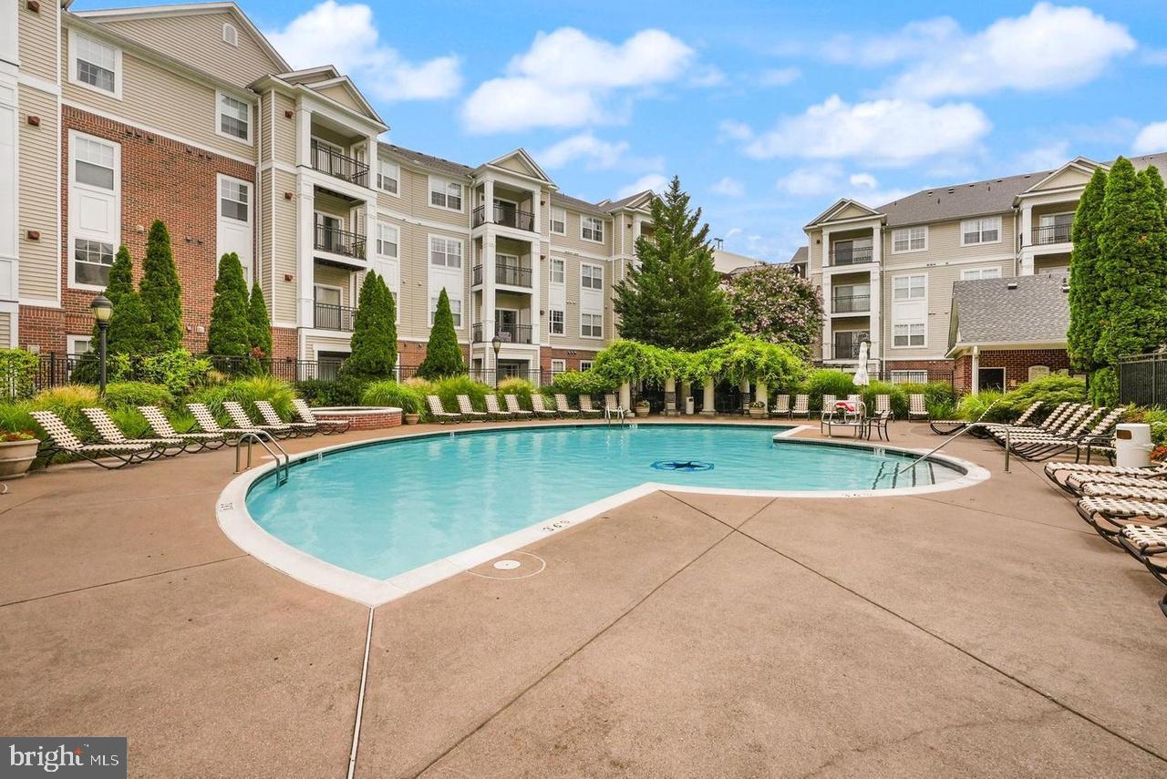 12909 CENTRE PARK #102, HERNDON, Virginia 20171, 1 Bedroom Bedrooms, 3 Rooms Rooms,1 BathroomBathrooms,Residential,For sale,12909 CENTRE PARK #102,VAFX2289298 MLS # VAFX2289298
