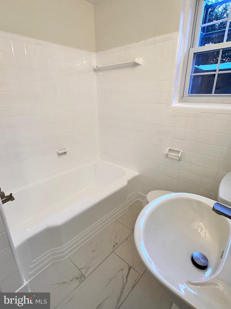 6608 E WAKEFIELD DR #J-1, ALEXANDRIA, Virginia 22307, 1 Bedroom Bedrooms, ,1 BathroomBathrooms,Residential,For sale,6608 E WAKEFIELD DR #J-1,VAFX2289332 MLS # VAFX2289332