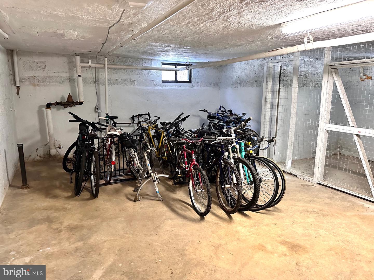 6608 E WAKEFIELD DR #J-1, ALEXANDRIA, Virginia 22307, 1 Bedroom Bedrooms, ,1 BathroomBathrooms,Residential,For sale,6608 E WAKEFIELD DR #J-1,VAFX2289332 MLS # VAFX2289332