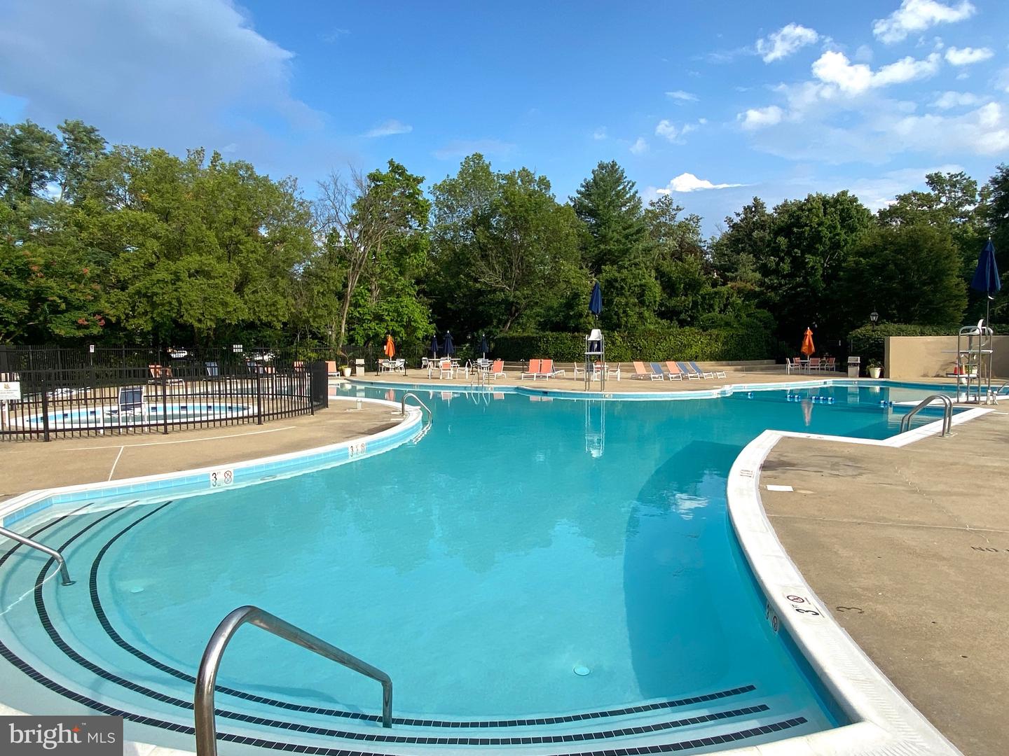 6608 E WAKEFIELD DR #J-1, ALEXANDRIA, Virginia 22307, 1 Bedroom Bedrooms, ,1 BathroomBathrooms,Residential,For sale,6608 E WAKEFIELD DR #J-1,VAFX2289332 MLS # VAFX2289332