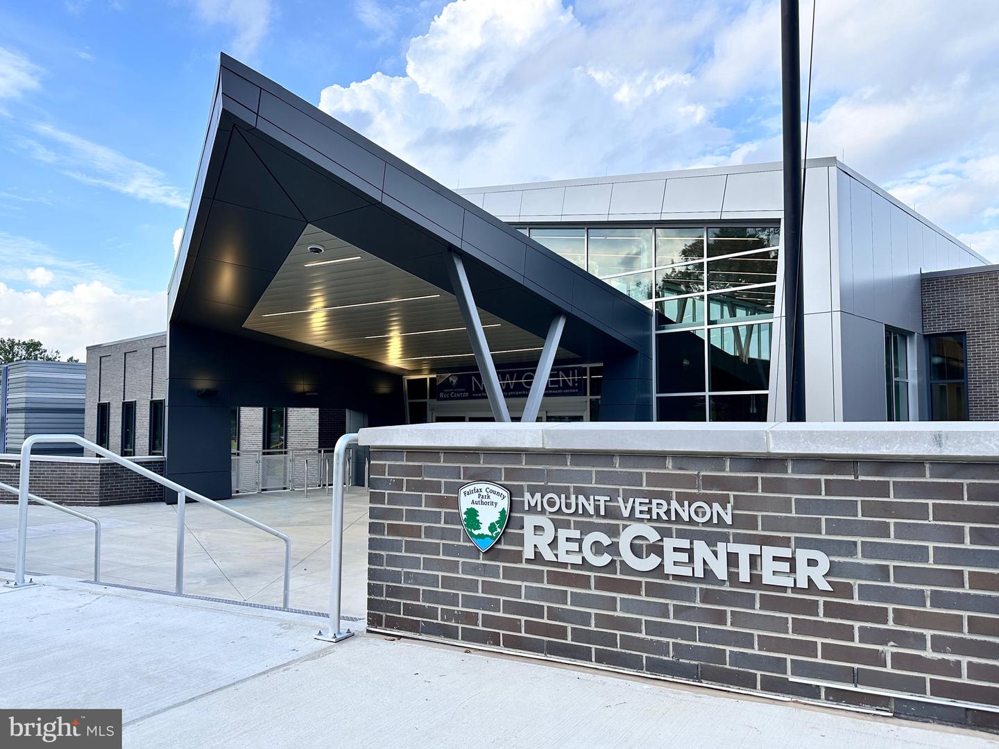 6608 E WAKEFIELD DR #J-1, ALEXANDRIA, Virginia 22307, 1 Bedroom Bedrooms, ,1 BathroomBathrooms,Residential,For sale,6608 E WAKEFIELD DR #J-1,VAFX2289332 MLS # VAFX2289332