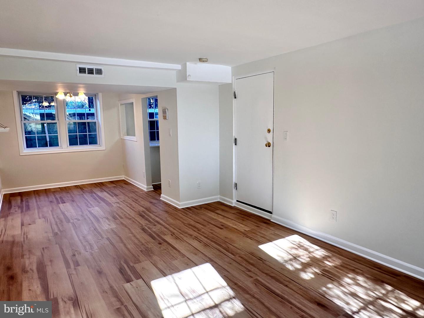 6608 E WAKEFIELD DR #J-1, ALEXANDRIA, Virginia 22307, 1 Bedroom Bedrooms, ,1 BathroomBathrooms,Residential,For sale,6608 E WAKEFIELD DR #J-1,VAFX2289332 MLS # VAFX2289332