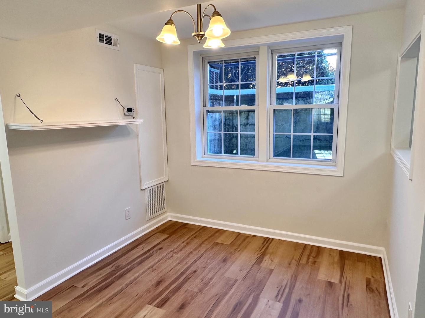 6608 E WAKEFIELD DR #J-1, ALEXANDRIA, Virginia 22307, 1 Bedroom Bedrooms, ,1 BathroomBathrooms,Residential,For sale,6608 E WAKEFIELD DR #J-1,VAFX2289332 MLS # VAFX2289332