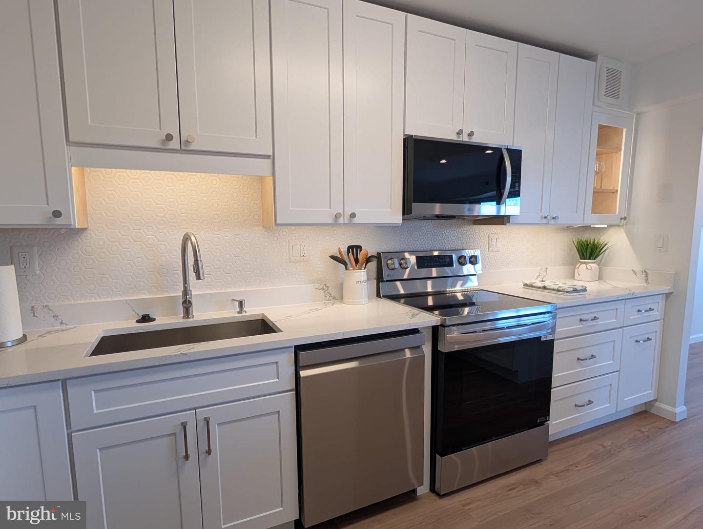 8340 GREENSBORO DR #509, MCLEAN, Virginia 22102, 1 Bedroom Bedrooms, ,1 BathroomBathrooms,Residential,For sale,8340 GREENSBORO DR #509,VAFX2289356 MLS # VAFX2289356