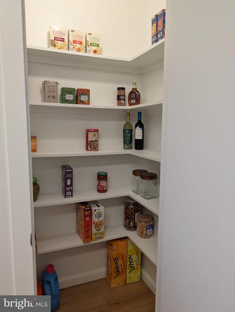 8340 GREENSBORO DR #509, MCLEAN, Virginia 22102, 1 Bedroom Bedrooms, ,1 BathroomBathrooms,Residential,For sale,8340 GREENSBORO DR #509,VAFX2289356 MLS # VAFX2289356