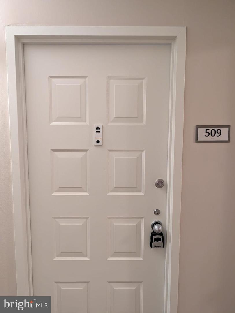 8340 GREENSBORO DR #509, MCLEAN, Virginia 22102, 1 Bedroom Bedrooms, ,1 BathroomBathrooms,Residential,For sale,8340 GREENSBORO DR #509,VAFX2289356 MLS # VAFX2289356