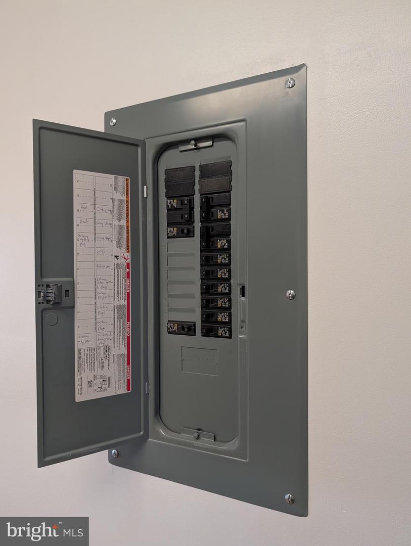 8340 GREENSBORO DR #509, MCLEAN, Virginia 22102, 1 Bedroom Bedrooms, ,1 BathroomBathrooms,Residential,For sale,8340 GREENSBORO DR #509,VAFX2289356 MLS # VAFX2289356