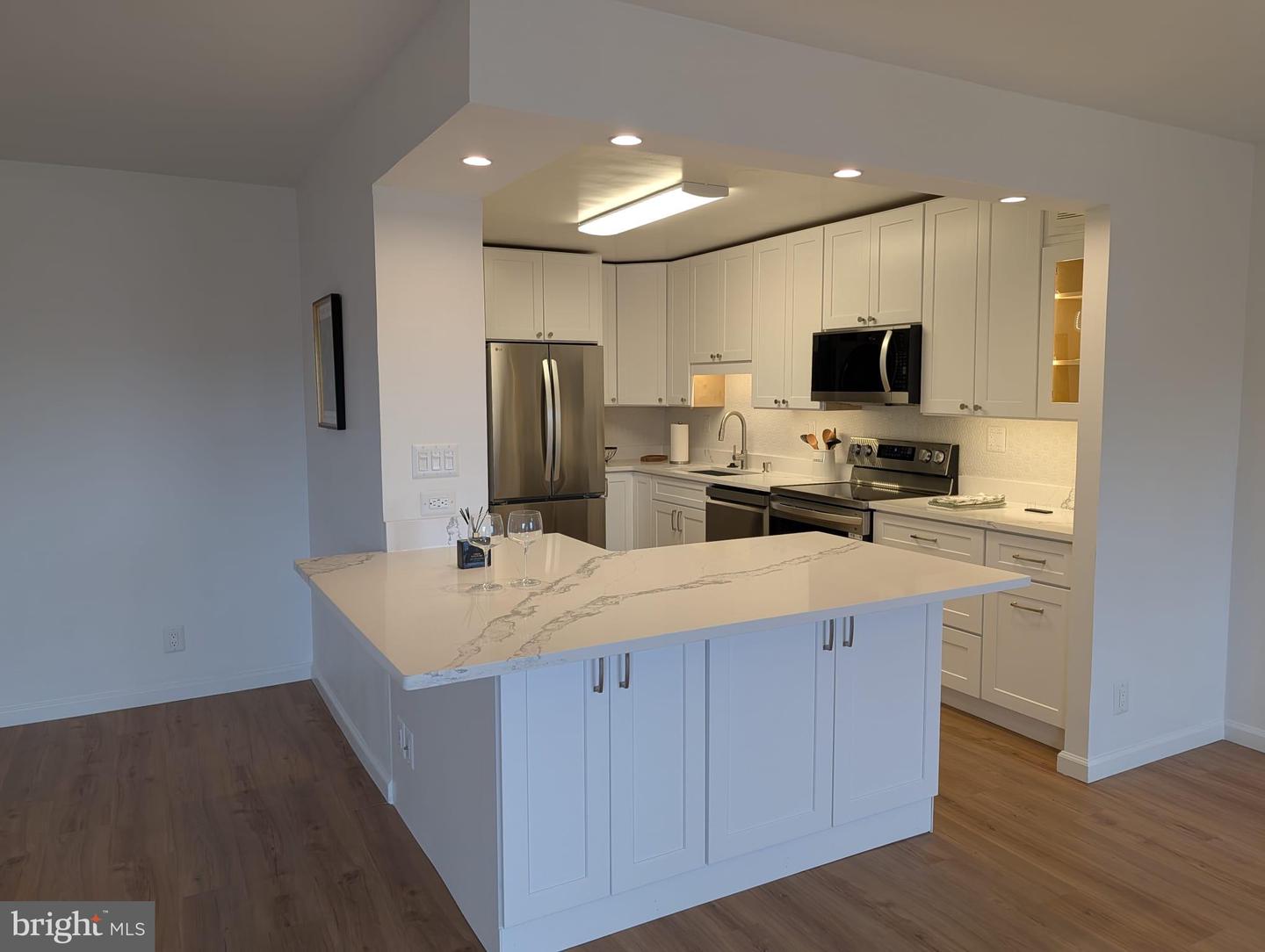 8340 GREENSBORO DR #509, MCLEAN, Virginia 22102, 1 Bedroom Bedrooms, ,1 BathroomBathrooms,Residential,For sale,8340 GREENSBORO DR #509,VAFX2289356 MLS # VAFX2289356