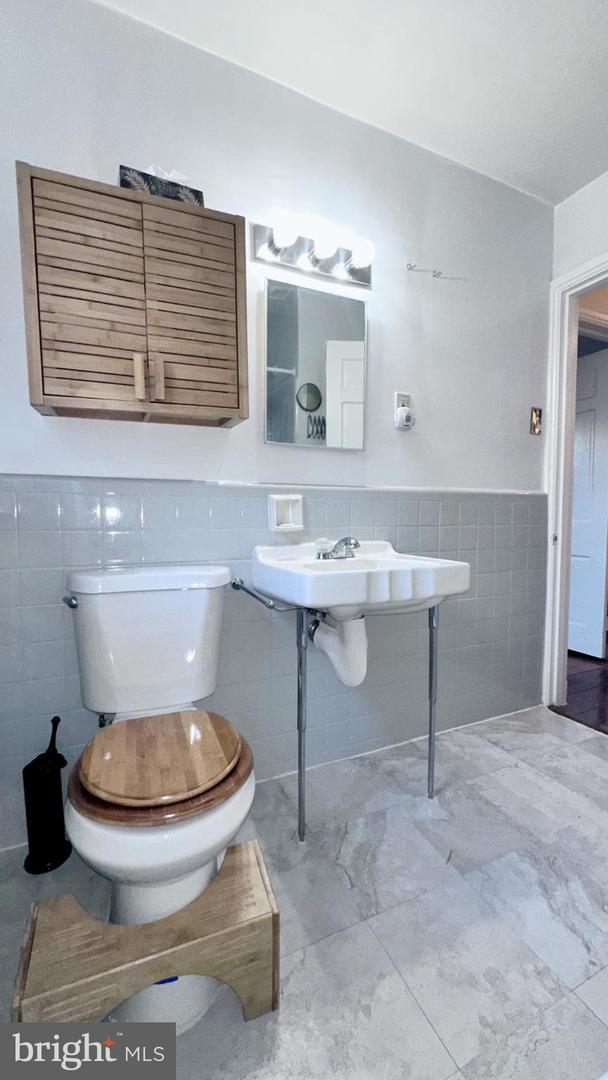 2714 31ST ST SE #B660, WASHINGTON, District Of Columbia 20020, 3 Bedrooms Bedrooms, 7 Rooms Rooms,1 BathroomBathrooms,Residential,For sale,2714 31ST ST SE #B660,DCDC2244952 MLS # DCDC2244952