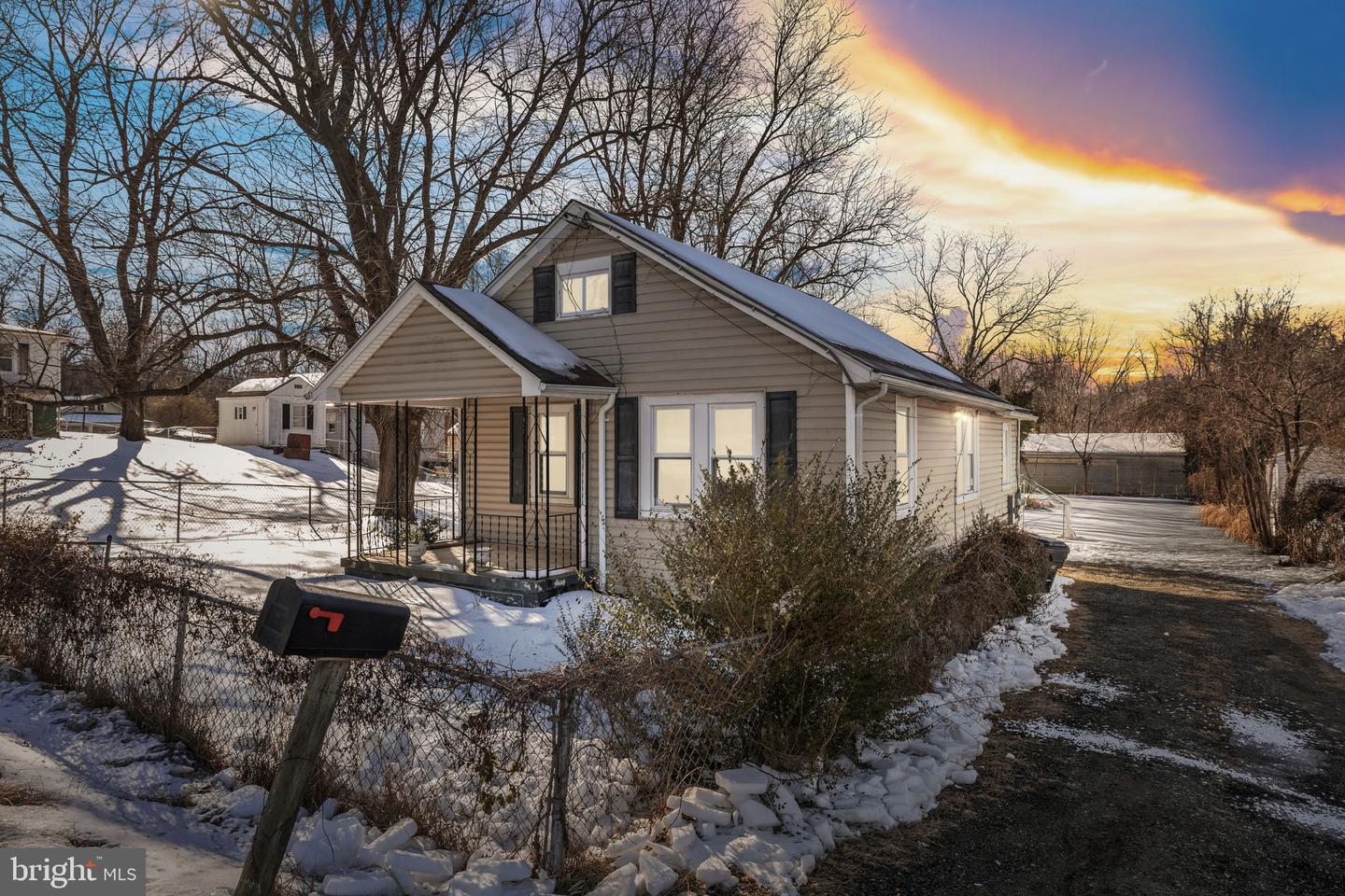 9 KELLEY RD, FREDERICKSBURG, Virginia 22405, 2 Bedrooms Bedrooms, ,1 BathroomBathrooms,Residential,For sale,9 KELLEY RD,VAST2045848 MLS # VAST2045848