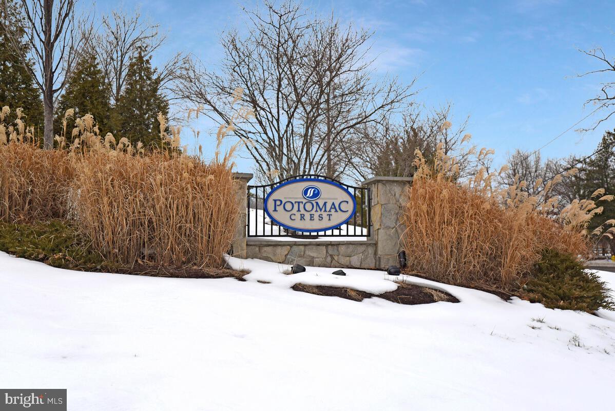 1604 RENATE DR #104, WOODBRIDGE, Virginia 22192, 1 Bedroom Bedrooms, ,1 BathroomBathrooms,Residential,For sale,1604 RENATE DR #104,VAPW2112006 MLS # VAPW2112006