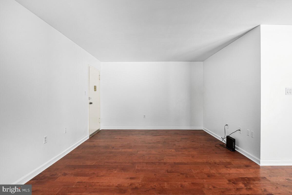 1604 RENATE DR #104, WOODBRIDGE, Virginia 22192, 1 Bedroom Bedrooms, ,1 BathroomBathrooms,Residential,For sale,1604 RENATE DR #104,VAPW2112006 MLS # VAPW2112006