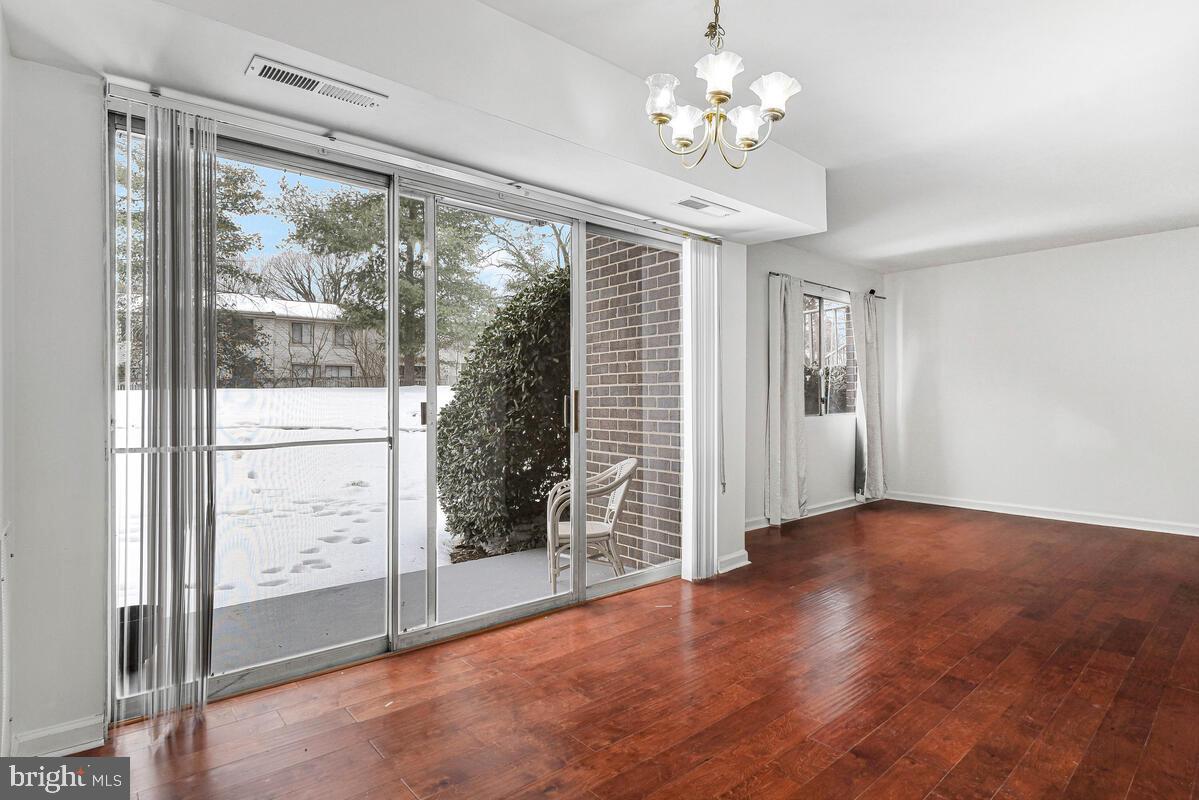 1604 RENATE DR #104, WOODBRIDGE, Virginia 22192, 1 Bedroom Bedrooms, ,1 BathroomBathrooms,Residential,For sale,1604 RENATE DR #104,VAPW2112006 MLS # VAPW2112006