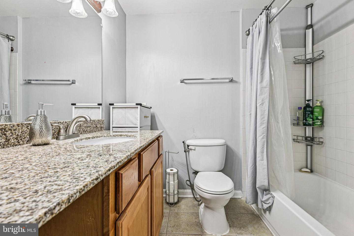 3179 SUMMIT SQUARE DR #2-B6, OAKTON, Virginia 22124, 1 Bedroom Bedrooms, ,1 BathroomBathrooms,Residential,For sale,3179 SUMMIT SQUARE DR #2-B6,VAFX2289432 MLS # VAFX2289432