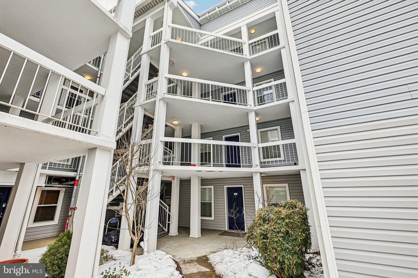 3179 SUMMIT SQUARE DR #2-B6, OAKTON, Virginia 22124, 1 Bedroom Bedrooms, ,1 BathroomBathrooms,Residential,For sale,3179 SUMMIT SQUARE DR #2-B6,VAFX2289432 MLS # VAFX2289432
