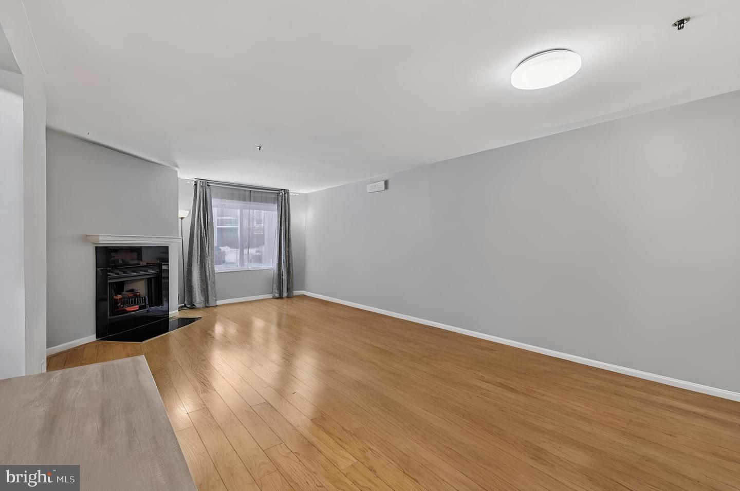 3179 SUMMIT SQUARE DR #2-B6, OAKTON, Virginia 22124, 1 Bedroom Bedrooms, ,1 BathroomBathrooms,Residential,For sale,3179 SUMMIT SQUARE DR #2-B6,VAFX2289432 MLS # VAFX2289432