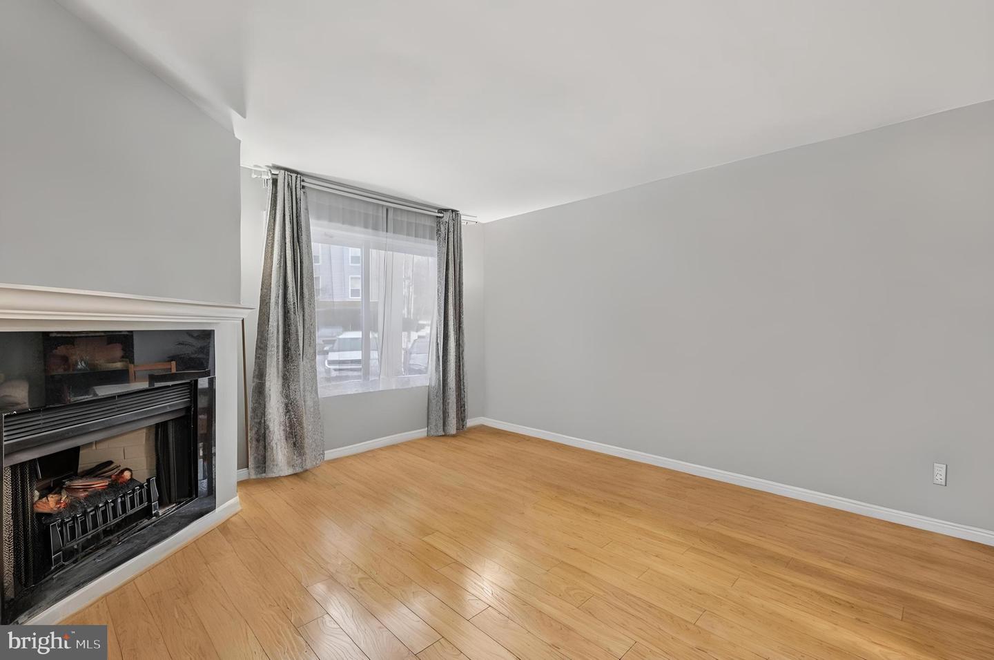 3179 SUMMIT SQUARE DR #2-B6, OAKTON, Virginia 22124, 1 Bedroom Bedrooms, ,1 BathroomBathrooms,Residential,For sale,3179 SUMMIT SQUARE DR #2-B6,VAFX2289432 MLS # VAFX2289432