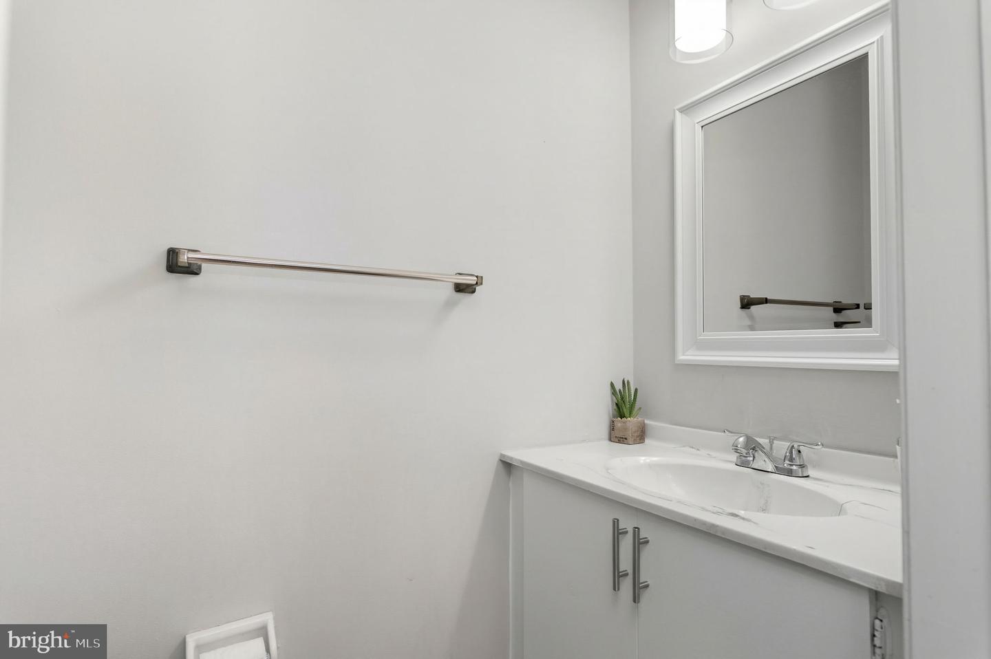 1032-B MARGATE CT, STERLING, Virginia 20164, 3 Bedrooms Bedrooms, ,2 BathroomsBathrooms,Residential,For sale,1032-B MARGATE CT,VALO2115382 MLS # VALO2115382