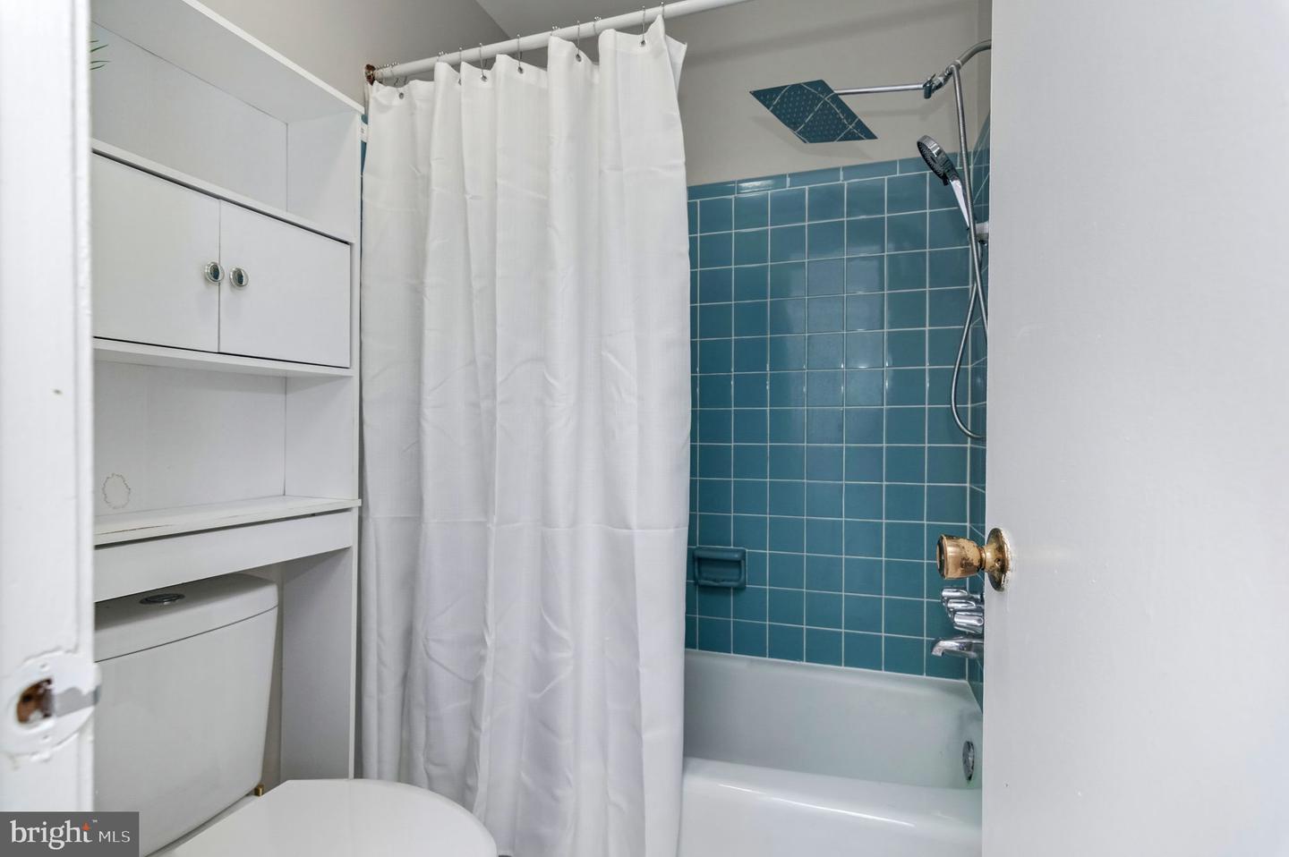 1032-B MARGATE CT, STERLING, Virginia 20164, 3 Bedrooms Bedrooms, ,2 BathroomsBathrooms,Residential,For sale,1032-B MARGATE CT,VALO2115382 MLS # VALO2115382