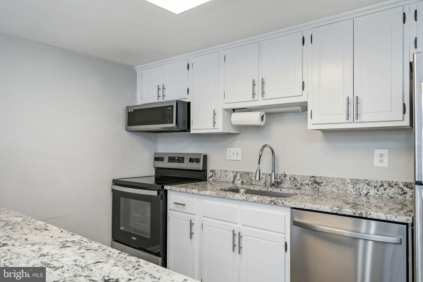 1032-B MARGATE CT, STERLING, Virginia 20164, 3 Bedrooms Bedrooms, ,2 BathroomsBathrooms,Residential,For sale,1032-B MARGATE CT,VALO2115382 MLS # VALO2115382