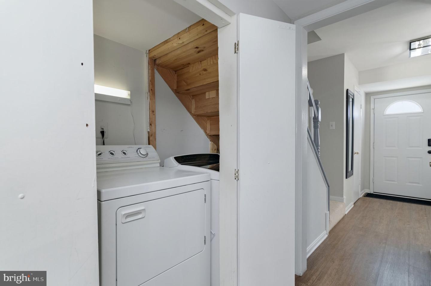 1032-B MARGATE CT, STERLING, Virginia 20164, 3 Bedrooms Bedrooms, ,2 BathroomsBathrooms,Residential,For sale,1032-B MARGATE CT,VALO2115382 MLS # VALO2115382