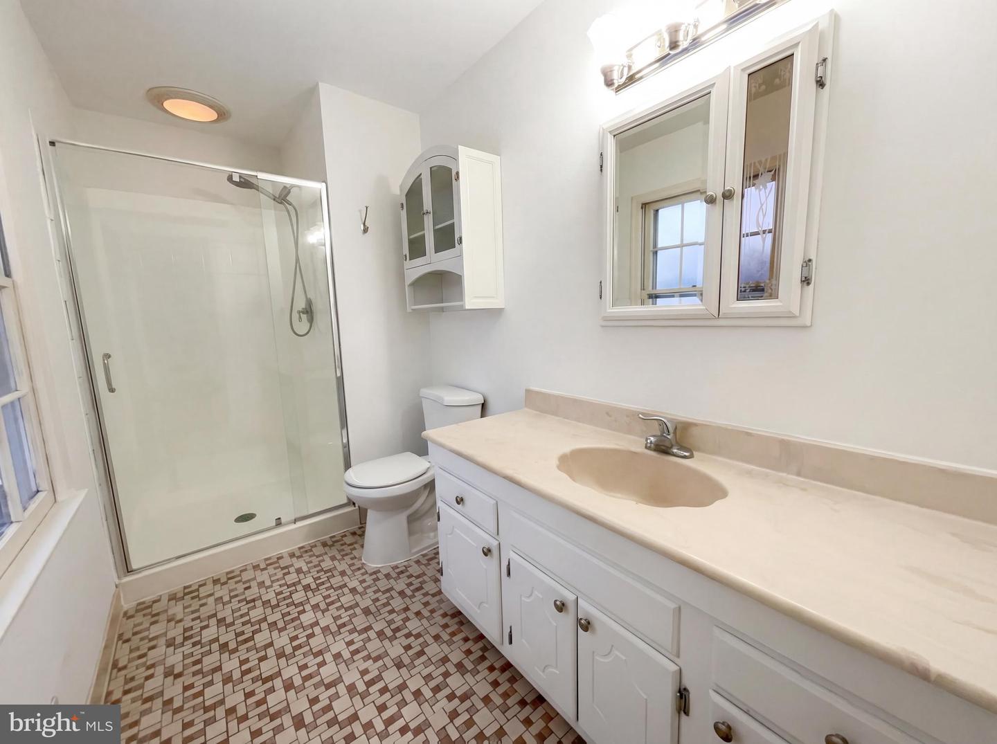 114 APPLEWOOD CT, HAMILTON, Virginia 20158, 3 Bedrooms Bedrooms, ,2 BathroomsBathrooms,Residential,For sale,114 APPLEWOOD CT,VALO2115424 MLS # VALO2115424