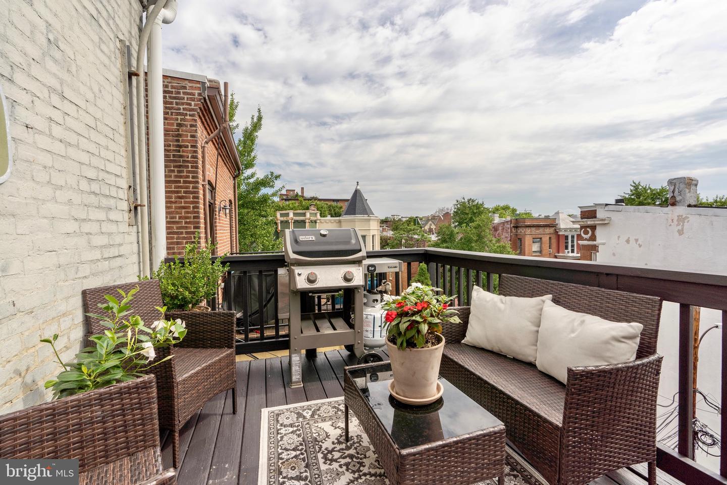 1817 19TH ST NW #3, WASHINGTON, District Of Columbia 20009, 1 Bedroom Bedrooms, ,1 BathroomBathrooms,Residential,For sale,1817 19TH ST NW #3,DCDC2245114 MLS # DCDC2245114