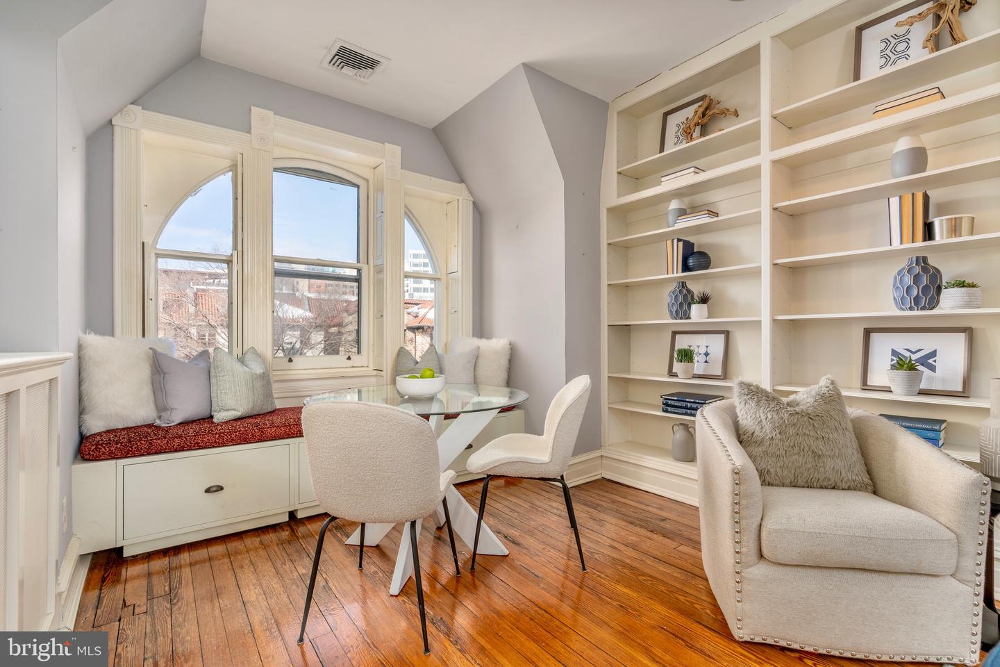 1817 19TH ST NW #3, WASHINGTON, District Of Columbia 20009, 1 Bedroom Bedrooms, ,1 BathroomBathrooms,Residential,For sale,1817 19TH ST NW #3,DCDC2245114 MLS # DCDC2245114