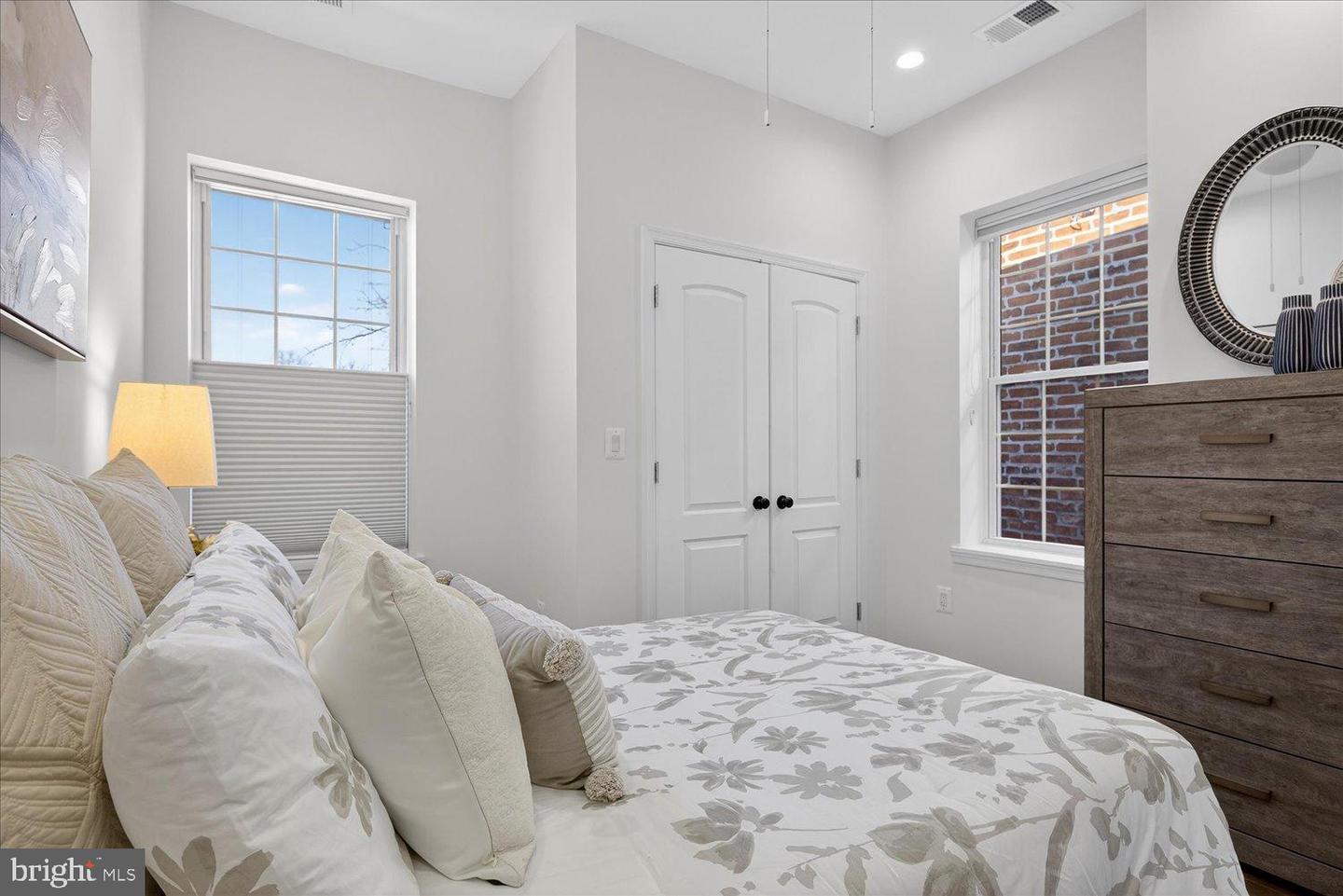 612 9TH ST NE, WASHINGTON, District Of Columbia 20002, 4 Bedrooms Bedrooms, 8 Rooms Rooms,3 BathroomsBathrooms,Residential,For sale,612 9TH ST NE,DCDC2245116 MLS # DCDC2245116