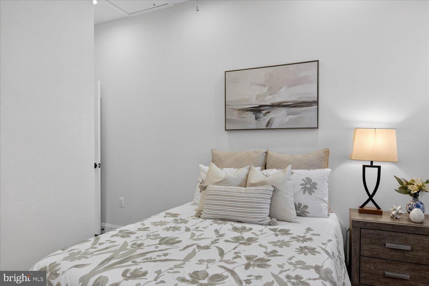 612 9TH ST NE, WASHINGTON, District Of Columbia 20002, 4 Bedrooms Bedrooms, 8 Rooms Rooms,3 BathroomsBathrooms,Residential,For sale,612 9TH ST NE,DCDC2245116 MLS # DCDC2245116