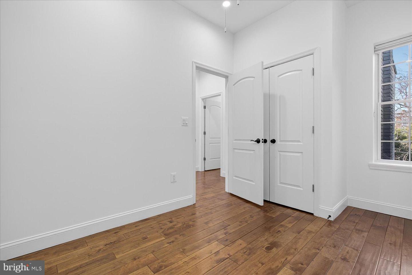 612 9TH ST NE, WASHINGTON, District Of Columbia 20002, 4 Bedrooms Bedrooms, 8 Rooms Rooms,3 BathroomsBathrooms,Residential,For sale,612 9TH ST NE,DCDC2245116 MLS # DCDC2245116